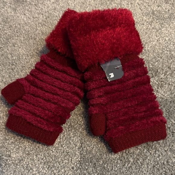 Accessories - Cozy Red Knit Gloves
